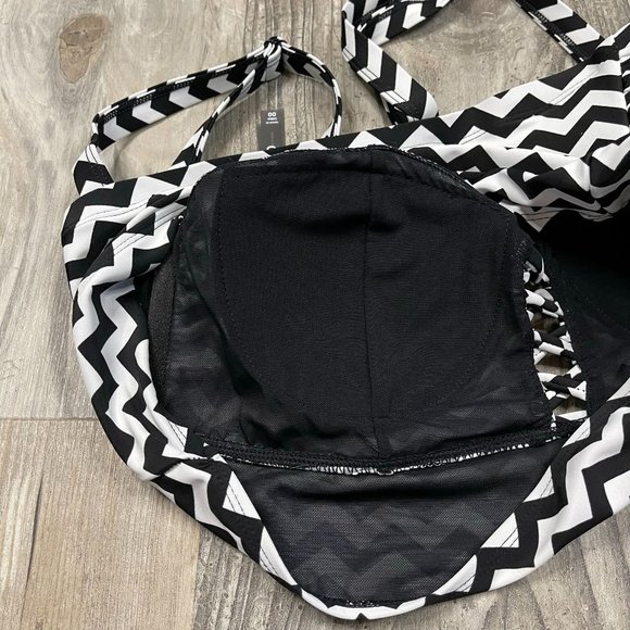Torrid Bikini Swimsuit Top 00 Medium Large Chevron Black White Adjustable Straps - Picture 7 of 7
